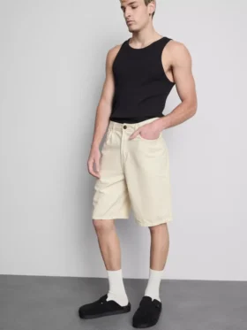 Avslappnade jeansshorts