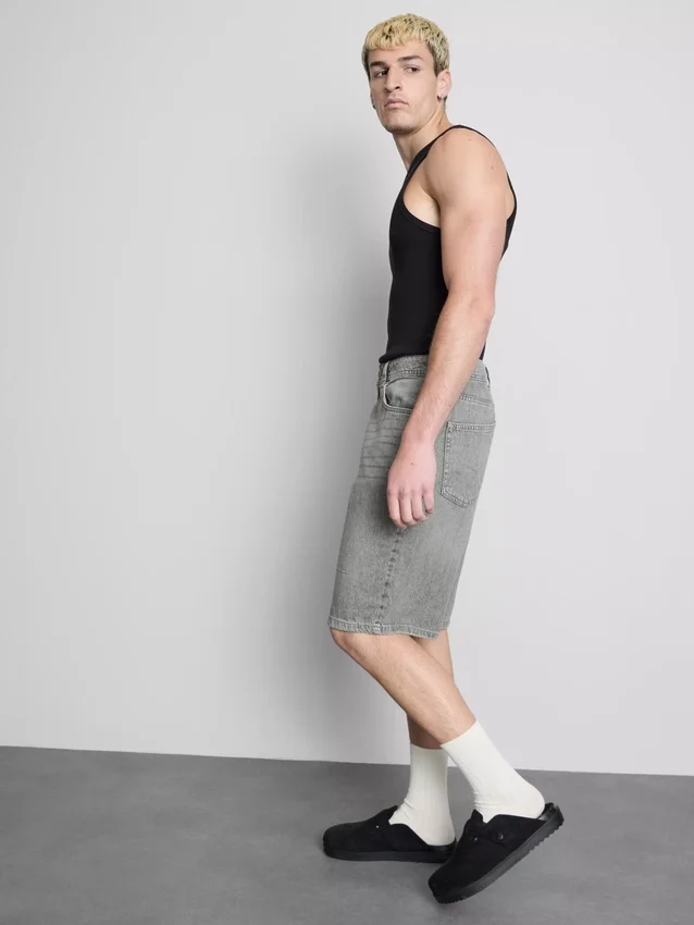 Avslappnade jeansshorts