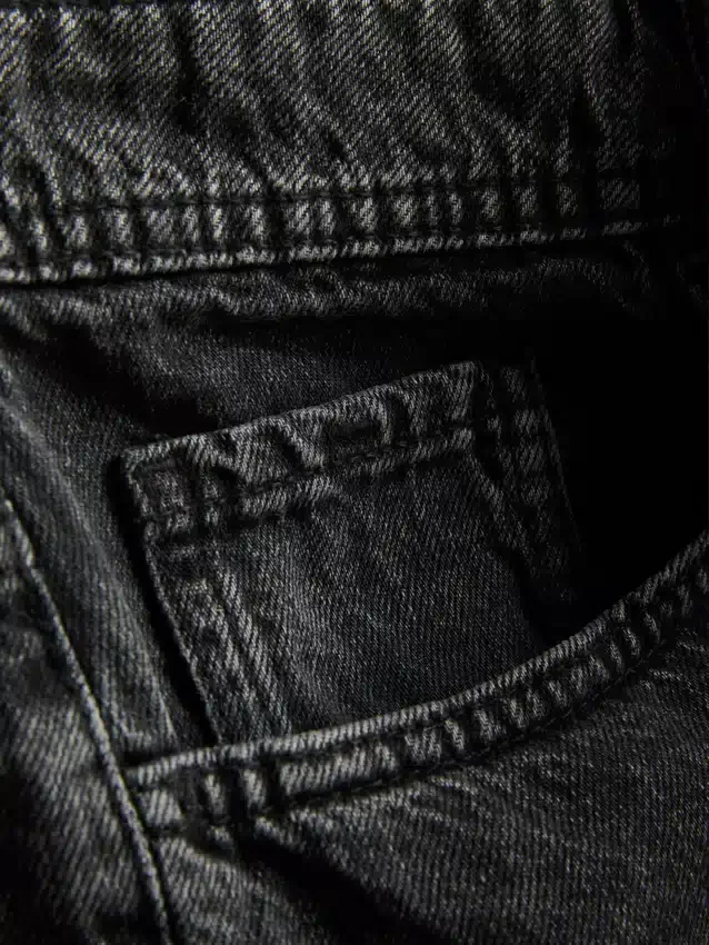 Avslappnade jeansshorts