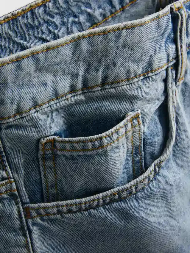 Avslappnade jeansshorts