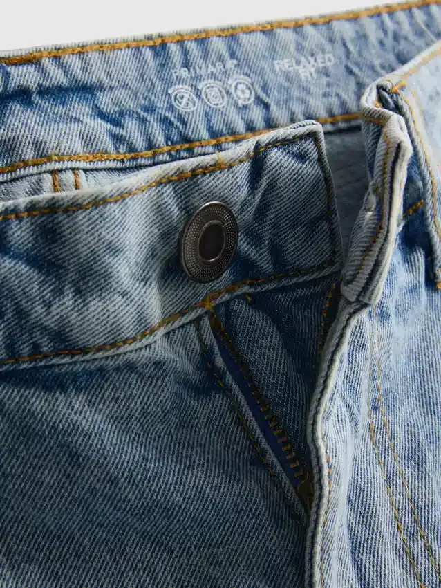 Avslappnade jeansshorts