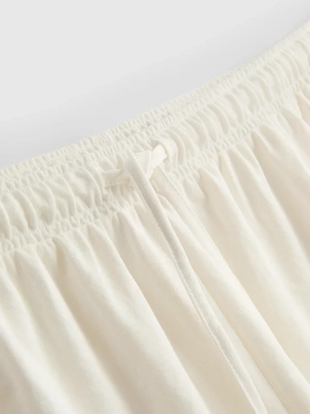 Avslappnade shorts med dragsko