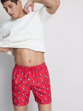 Badshorts med segelbåtsmotiv
