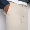 Baggy-chinos med medelhög midja