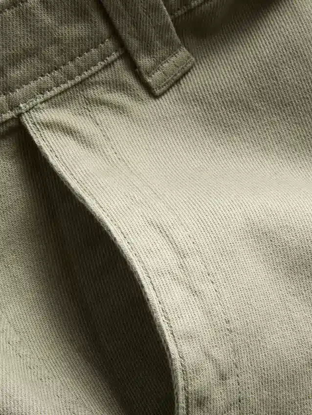 Baggy-chinos med medelhög midja