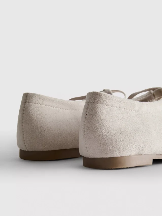 Ballerinaskor med rosettdetalj