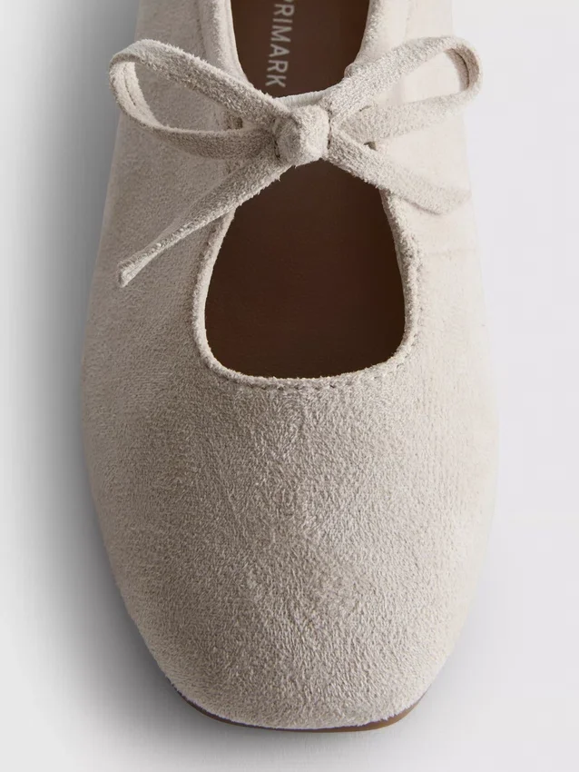 Ballerinaskor med rosettdetalj