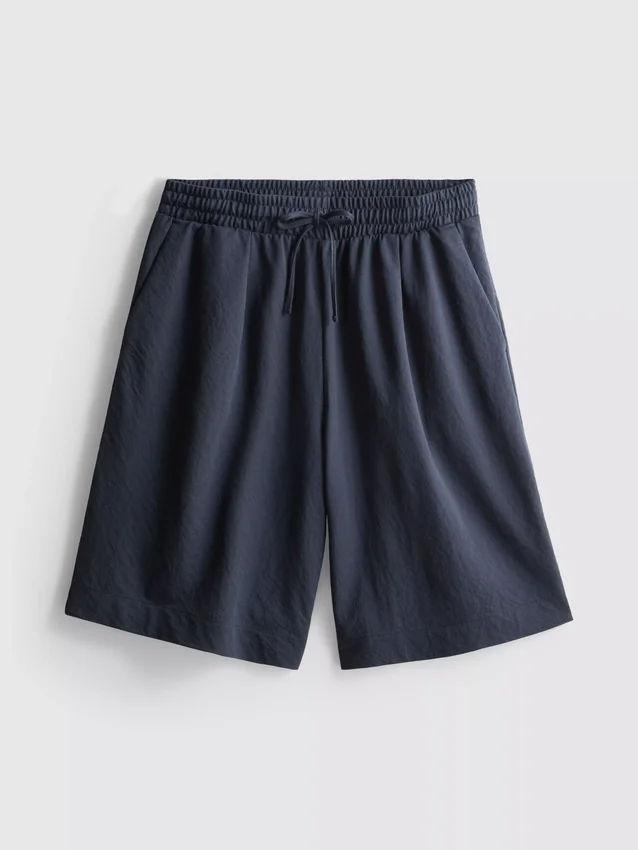 Bermudashorts i avslappnad textur
