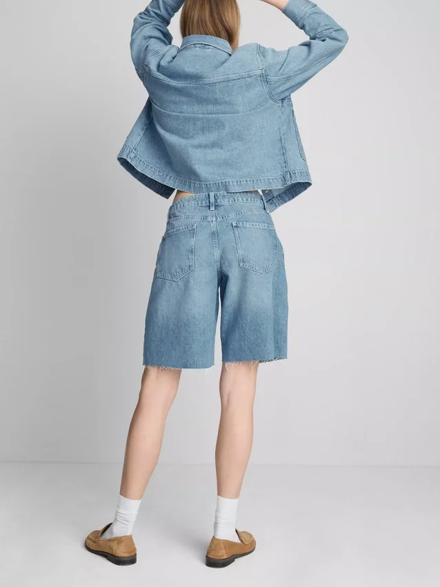 Bermudashorts i denim med råkant