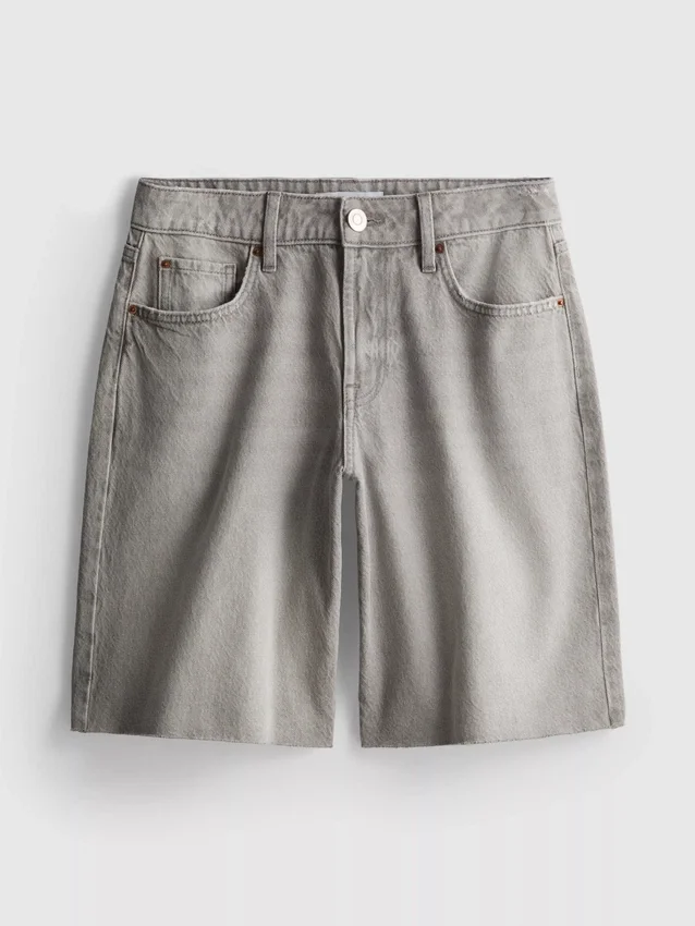 Bermudashorts i denim med råkant