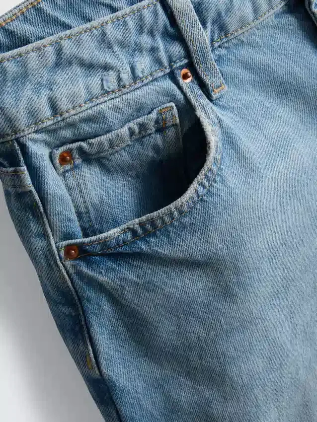 Bermudashorts i denim med råkant