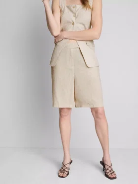 Bermudashorts i linneblandning med veck
