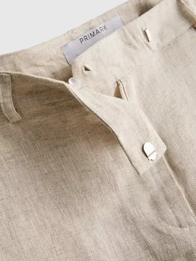 Bermudashorts i linneblandning med veck