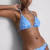 Bikinisett med triangulära överdelar och knytband i sidorna