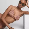 Bikinisett med triangulära överdelar och knytband i sidorna