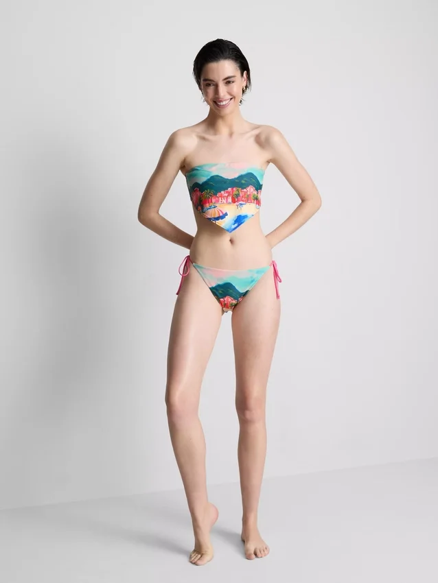 Bikinitopp med bandana och landskapsmönster