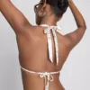 Bikinitopp med bandanamönster och halterneck