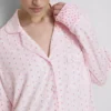 Blommig nattklänning i boyfriend-stil