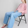 Blus med strukturerade ballongärmar