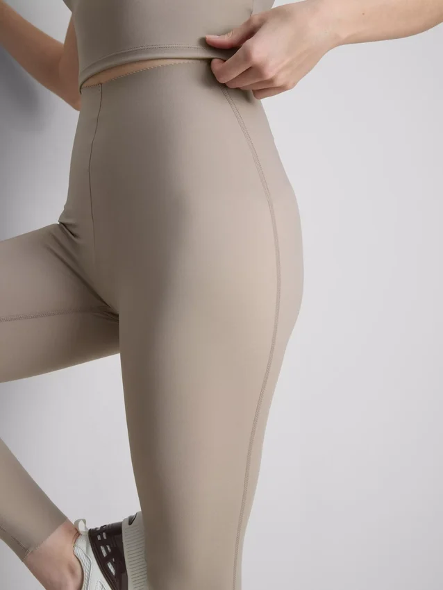 Bodysculpt Performance-leggings med medelhög midja