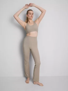 Bodysculpt performance-leggings med utsvängda ben