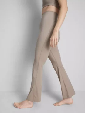 Bodysculpt performance-leggings med utsvängda ben