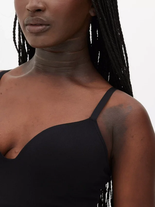 Bodysuit med kupad string