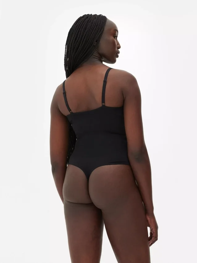 Bodysuit med kupad string