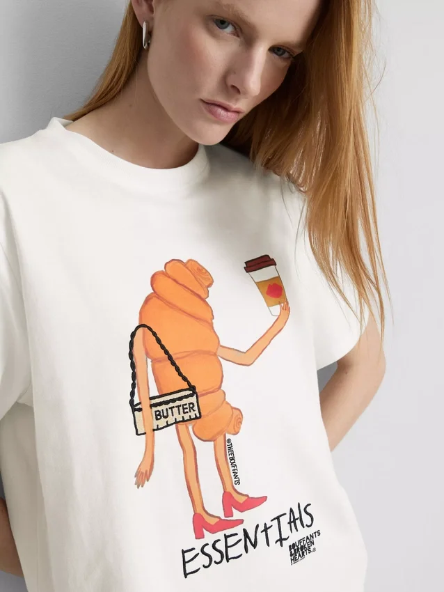 Bouffants and Broken Hearts bomullst-shirt i croissantmodell