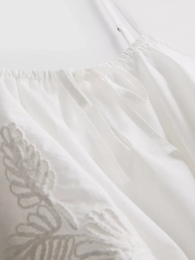 Broderad, kort cami-top i bomull