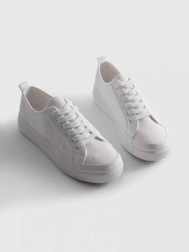 Broderade Daisy-Sneakers