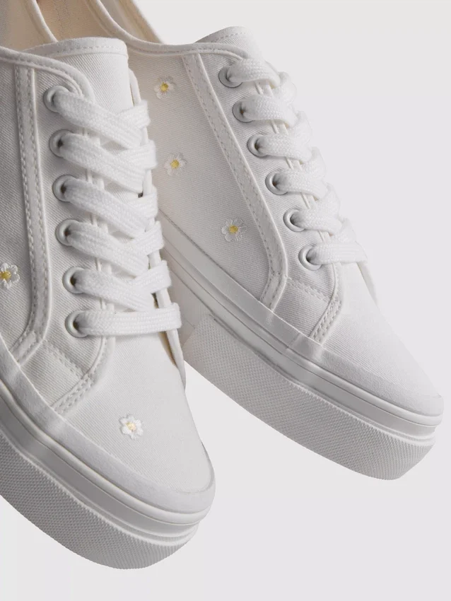 Broderade Daisy-Sneakers