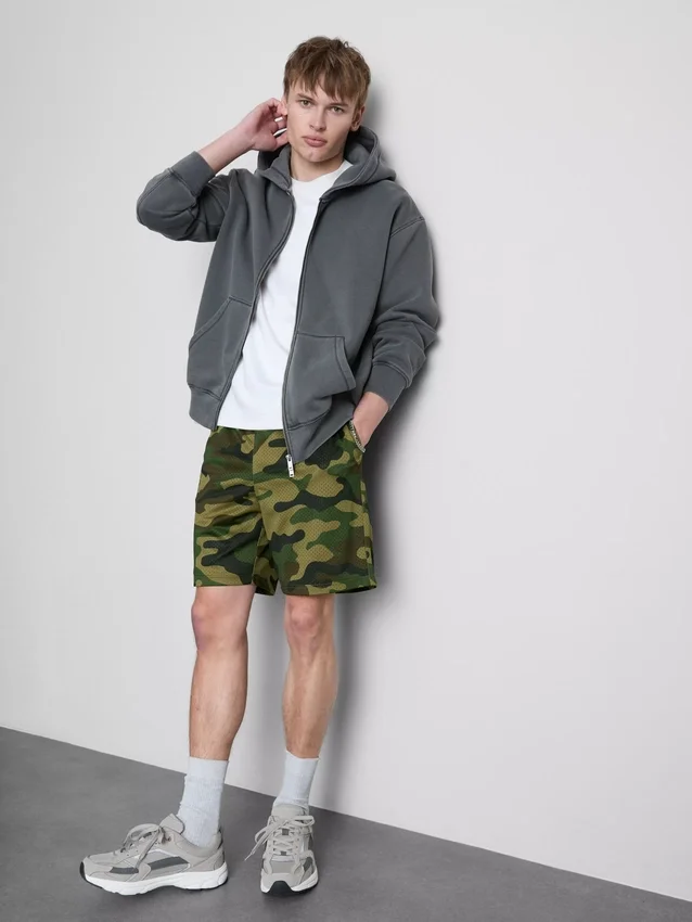 Camo-shorts i nät