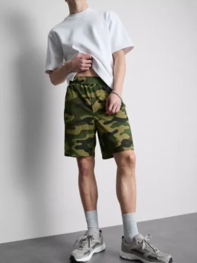 Camo-shorts i nät