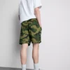 Camo-shorts i nät