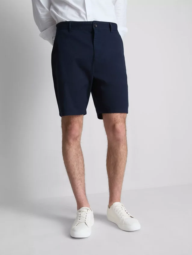 Chinoshorts med hög bomullsandel