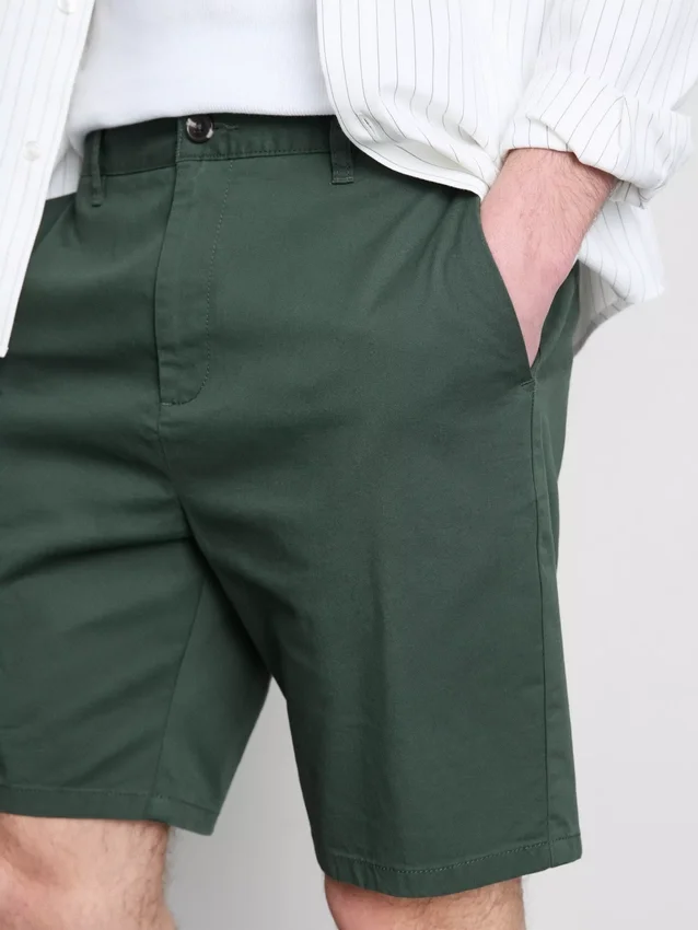 Chinoshorts med hög bomullsandel