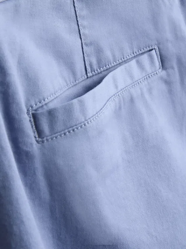 Chinoshorts med hög bomullsandel