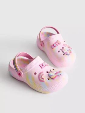 Clog-sandaler med enhörningsmotiv
