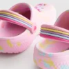 Clog-sandaler med enhörningsmotiv