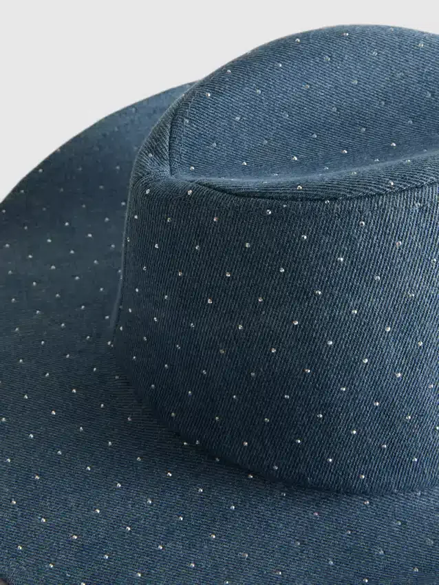 Cowboyhatt i denim med nitar