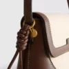 Crossbody-väska i konstläder