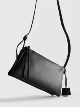 Crossbody-väska med dubbla veck
