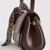 Crossbody-väska med scarf-detalj