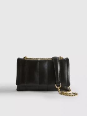 Crossbody-väska med överlappande flik