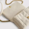 Crossbody-väska med överlappande flik