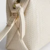 Crossbody-väska med vävd effekt