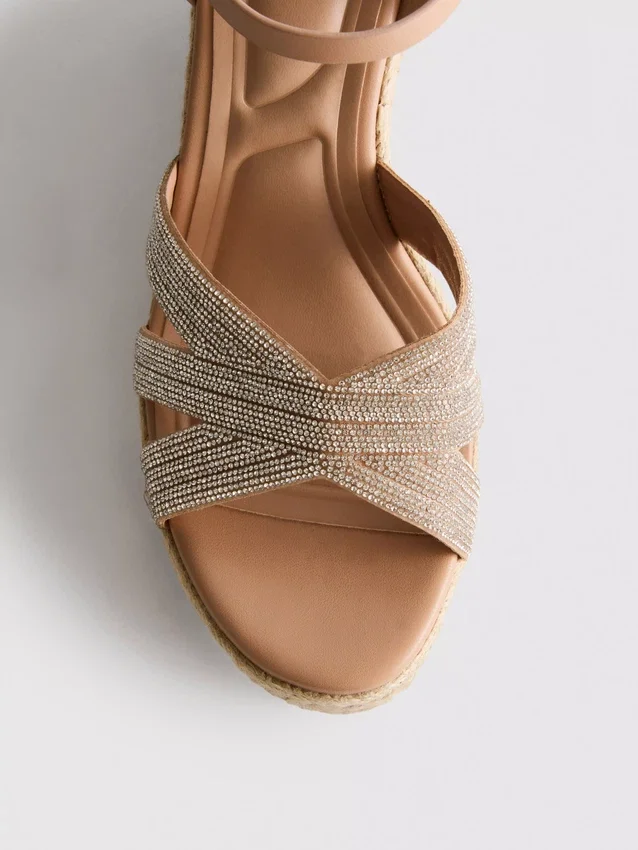 Dekorerade espadriller med kilklack