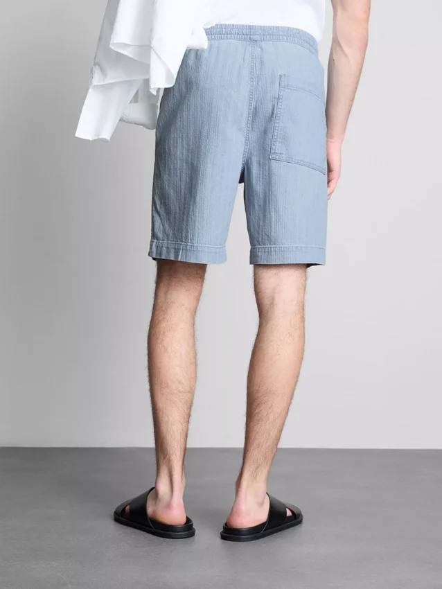 Denimshorts med struktur och dragsko