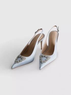 Diamanta spetsiga klackskor i satin